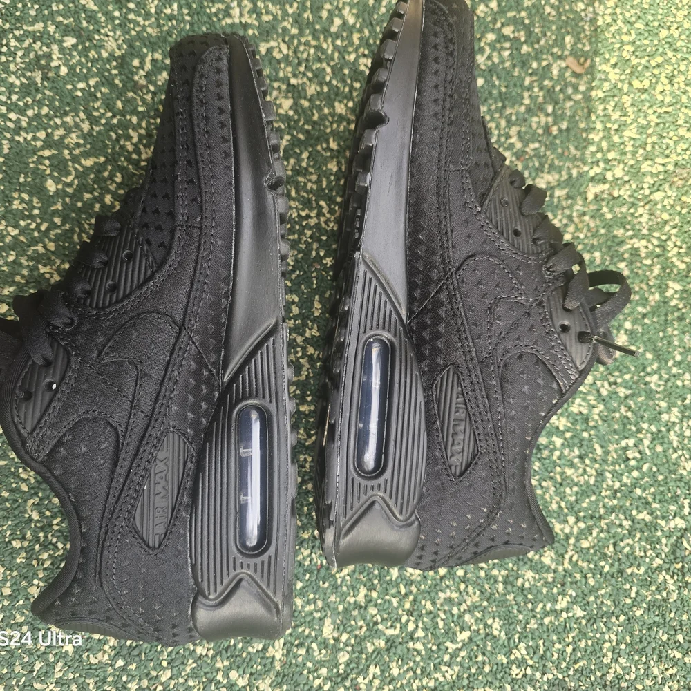 Nike Airmax 90 Black Valentine's Day Edition - Picture 6 of 7